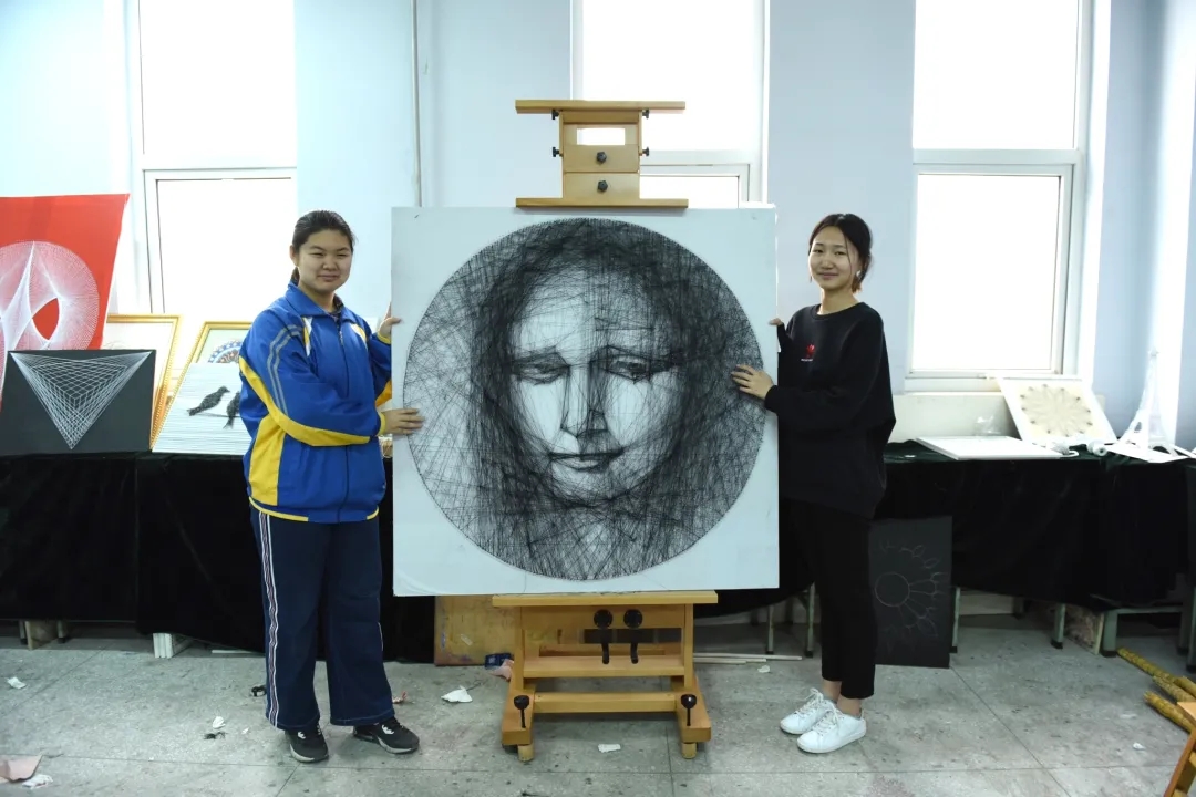 线构成作品(图1)