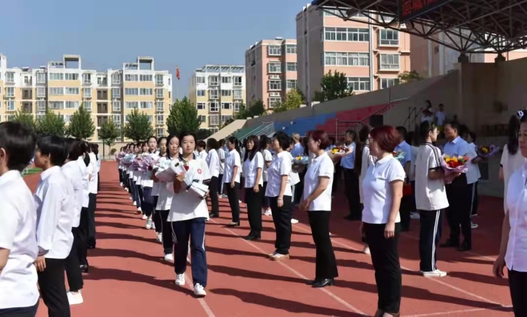 学生献礼(图1)